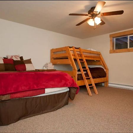 Private Room In Cozy Townhouse ブリッケンリッジ エクステリア 写真